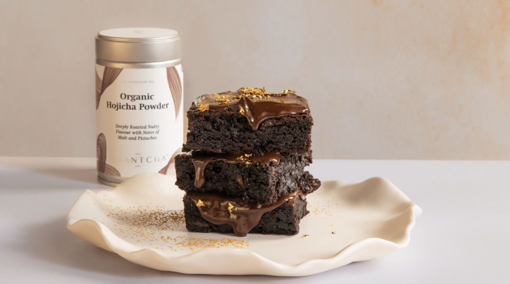 AVANTCHA Organic Hojicha Powder in Hojicha Dark Chocolate Brownies with Gold Dust Finish 